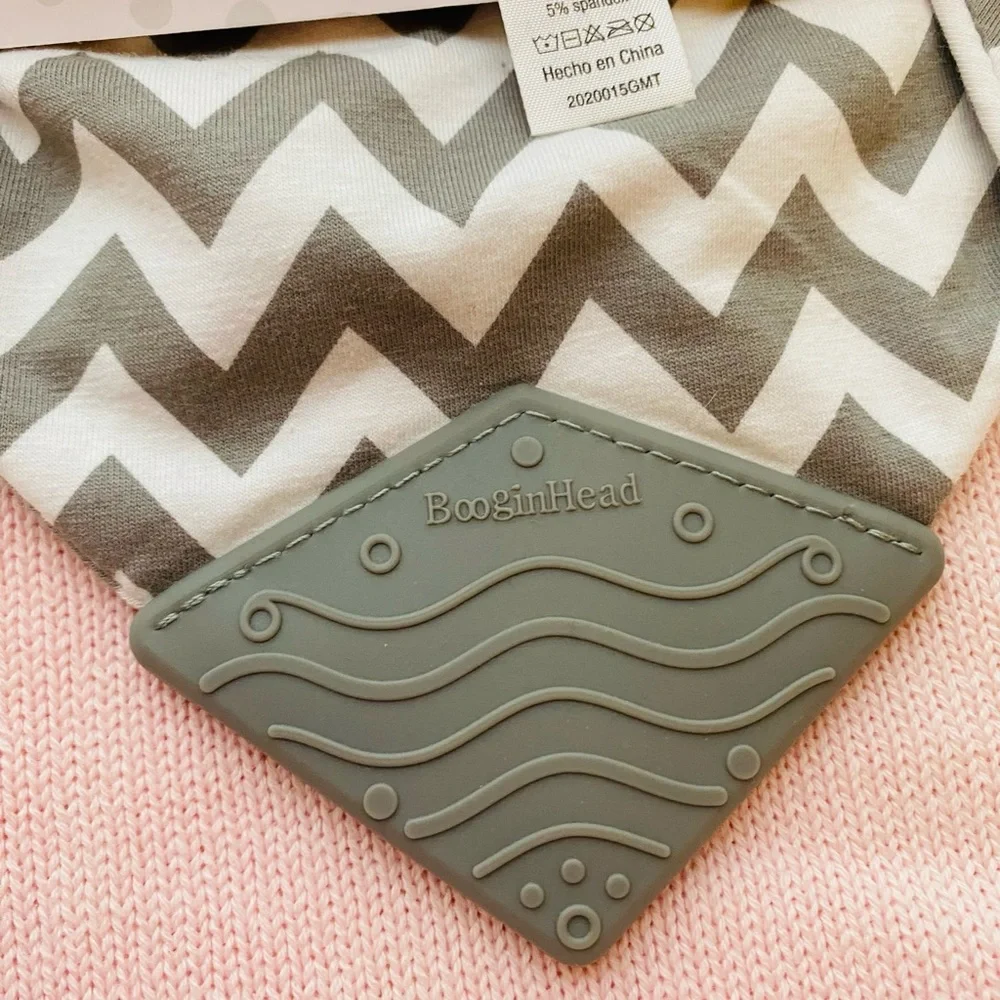 BooginHead Unisex Grey/White Chevron Teether Bib